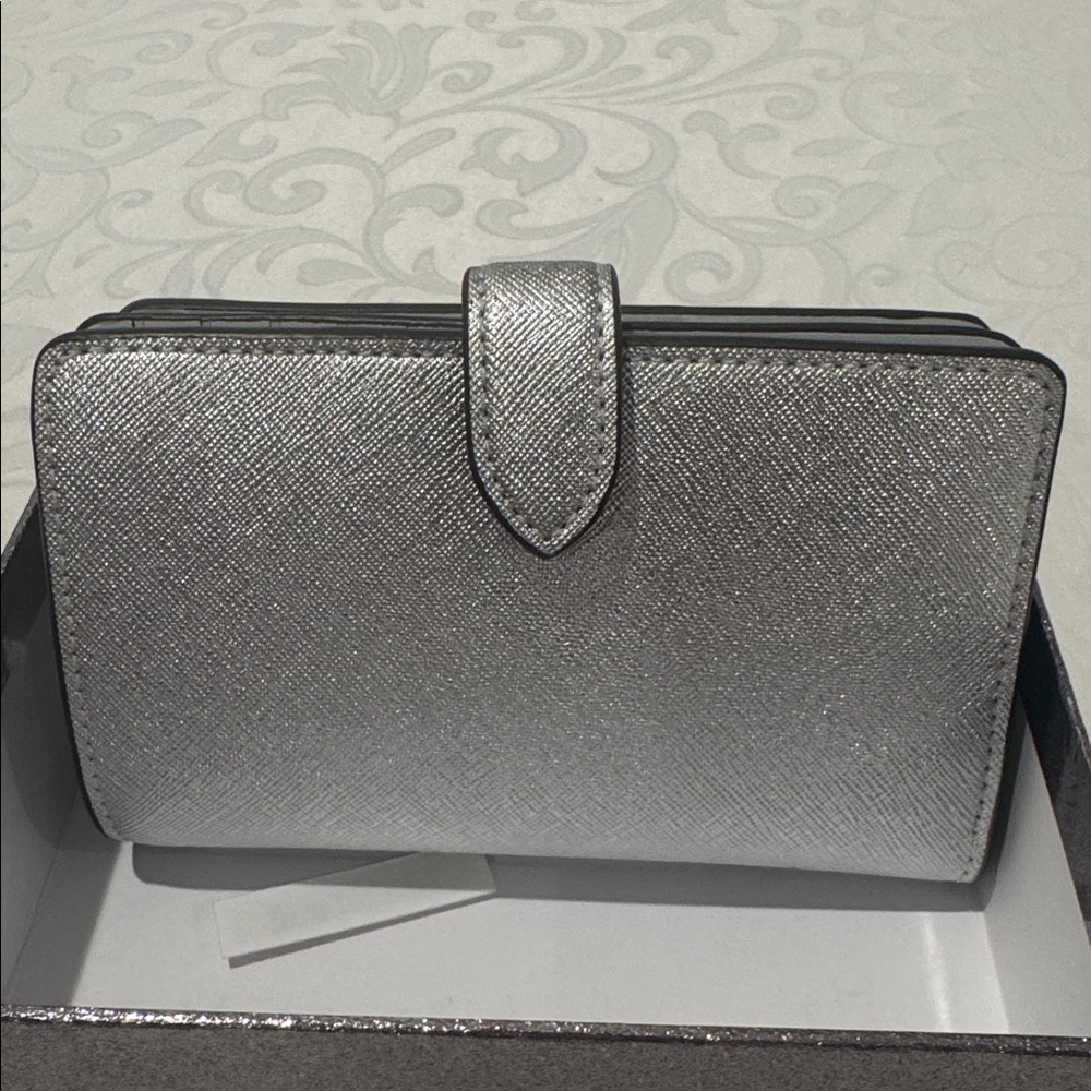 ♠️Kate spade Metallic Bi-fold Wallet - Picture 11 of 15